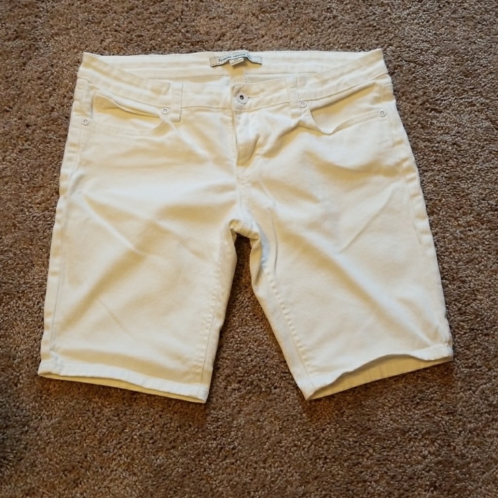 White denim bermuda shorts